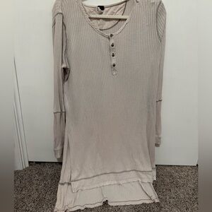 We the Free Gwen Henley Tunic Top in an Cream/Oatmeal Color, Size Small
